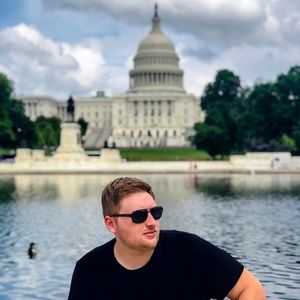 Meet your Posher, Gino